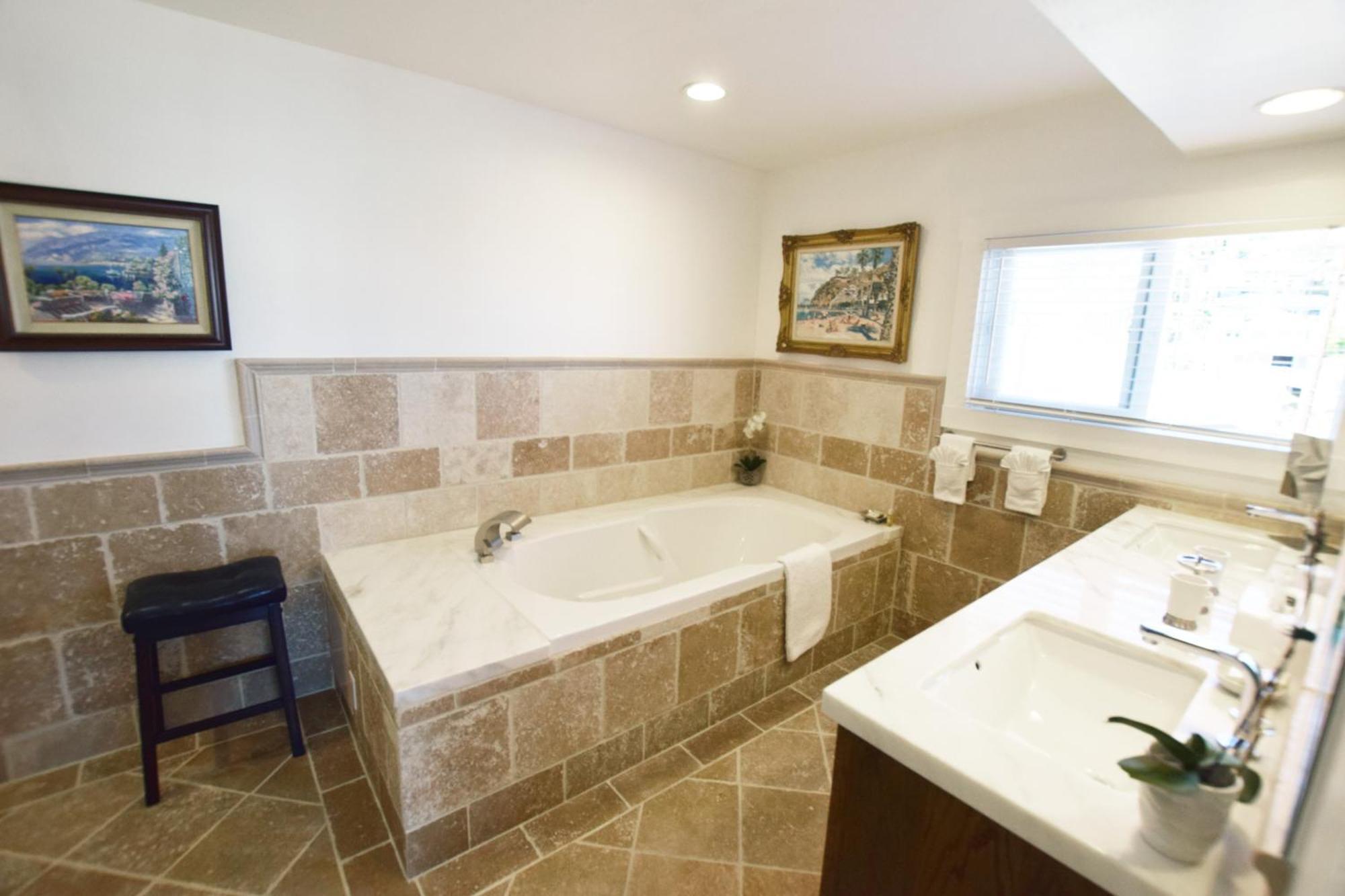 Catalina Courtyard Suites Avalon Esterno foto