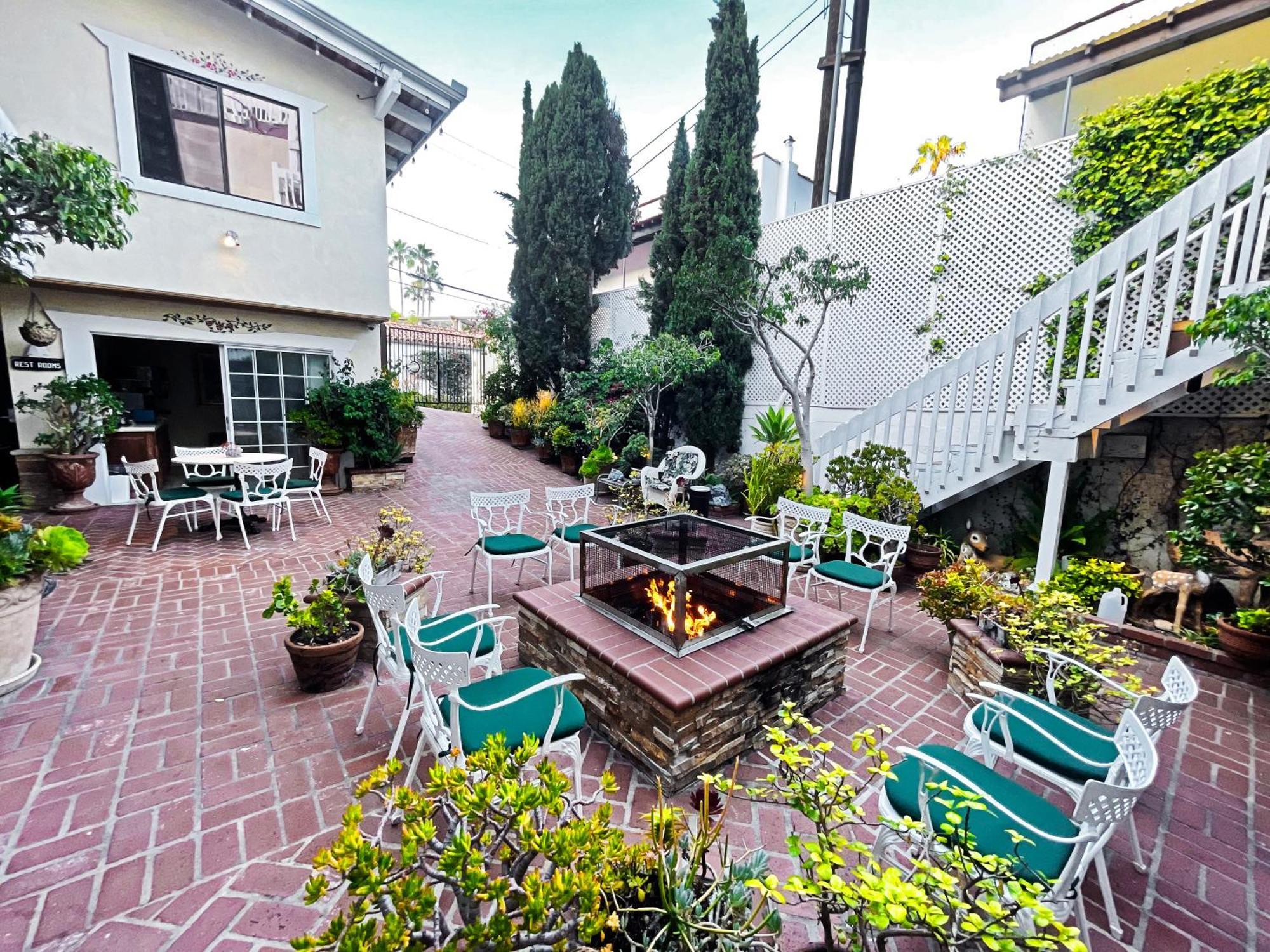 Catalina Courtyard Suites Avalon Esterno foto